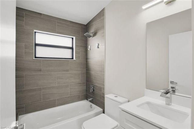 2505 Storter AVE, Naples, FL 34112