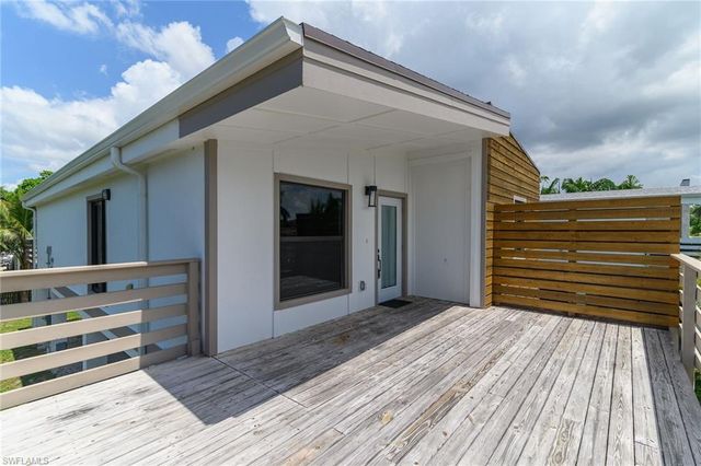 2505 Storter AVE, Naples, FL 34112