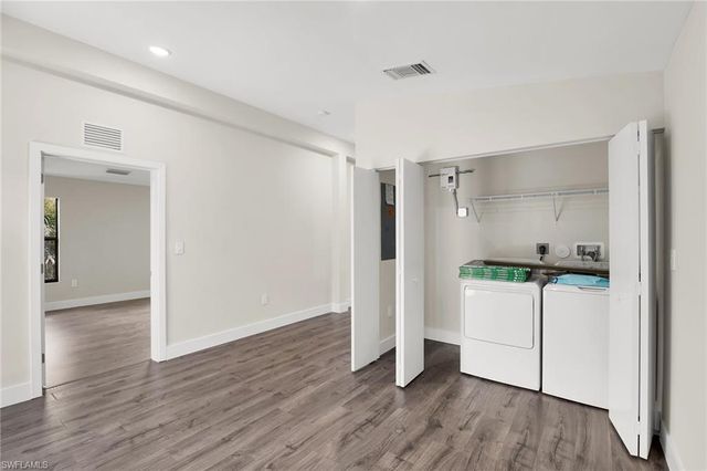 2505 Storter AVE, Naples, FL 34112