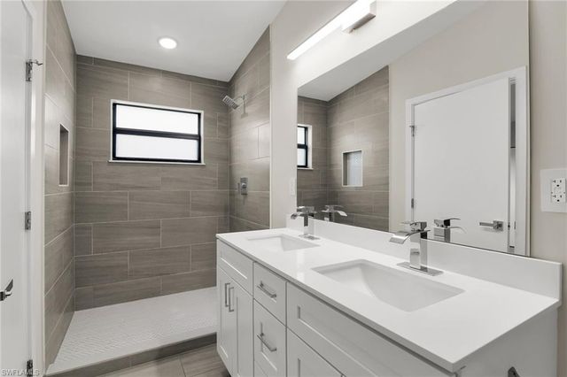 2505 Storter AVE, Naples, FL 34112