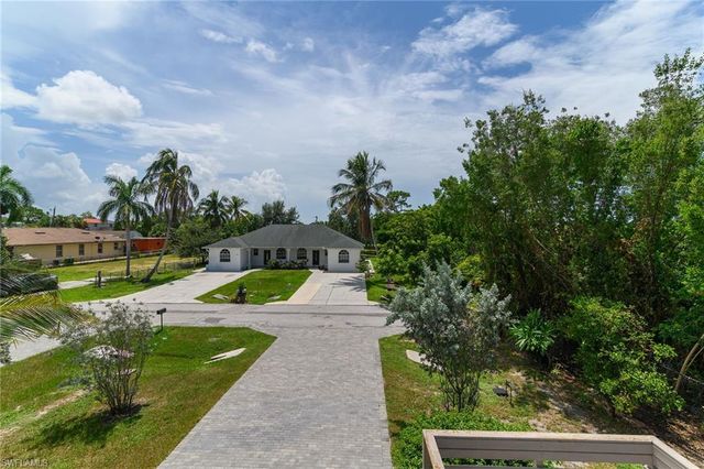 2505 Storter AVE, Naples, FL 34112