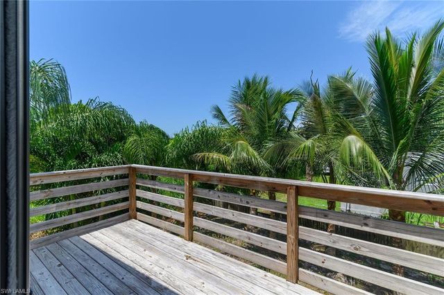 2505 Storter AVE, Naples, FL 34112