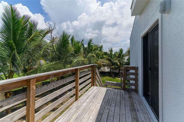 2505 Storter AVE, Naples, FL 34112