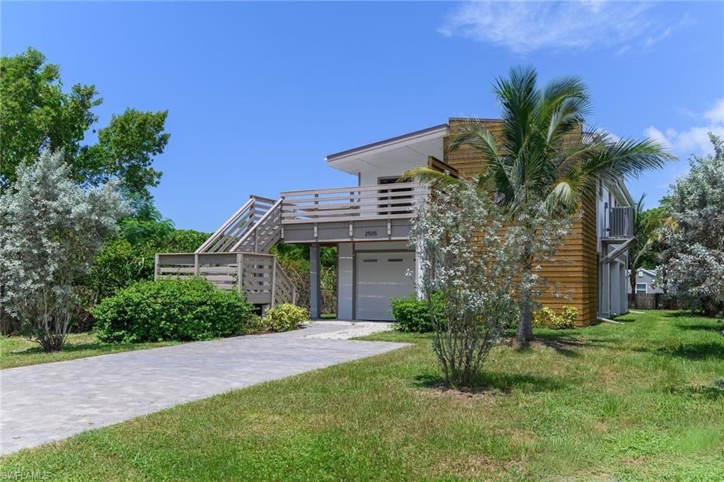 2505 Storter AVE, Naples, FL 34112