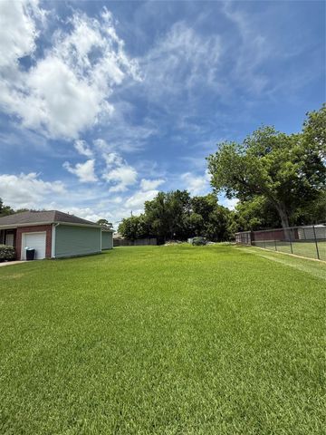 105 S Fulton Street, Texas City, TX 77591