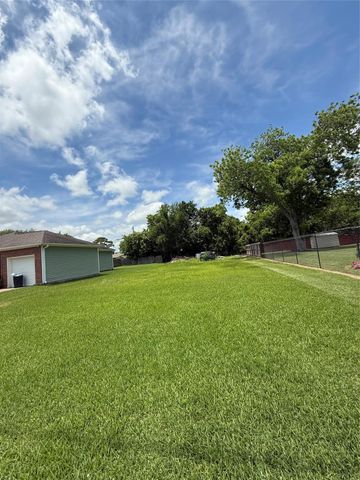 105 S Fulton Street, Texas City, TX 77591