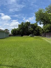 105 S Fulton Street, Texas City, TX 77591
