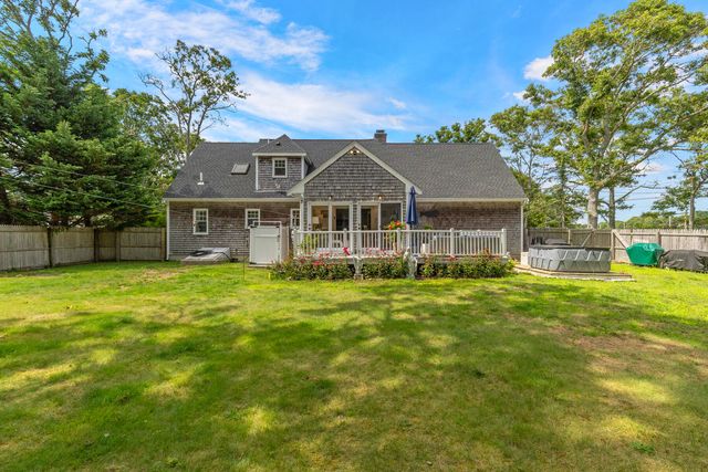 835 Old Barnstable Road, Waquoit, MA 02536