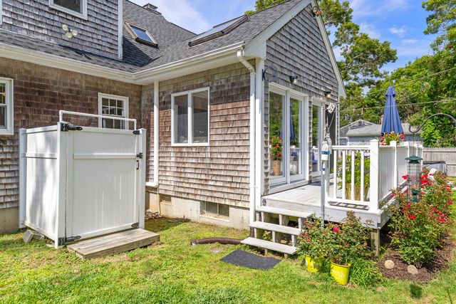 835 Old Barnstable Road, Waquoit, MA 02536
