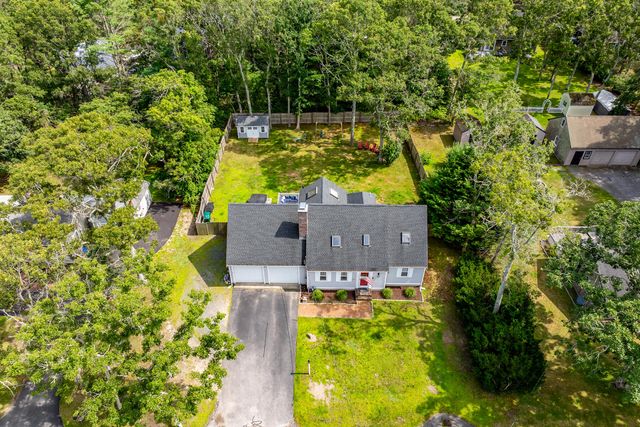 835 Old Barnstable Road, Waquoit, MA 02536