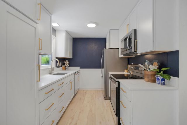 835 Old Barnstable Road, Waquoit, MA 02536