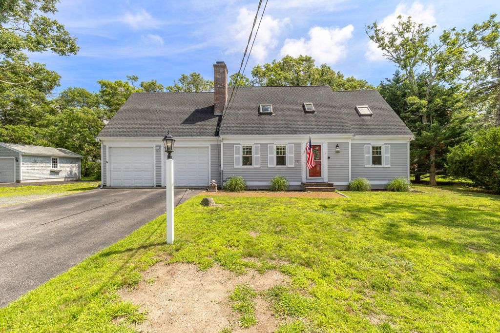 835 Old Barnstable Road, Waquoit, MA 02536