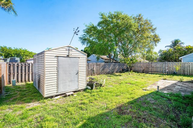 7883 Blackwood Lane, Greenacres, FL 33467
