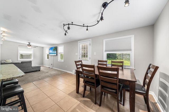 124 N LINE RD, Newtown Square, PA 19073