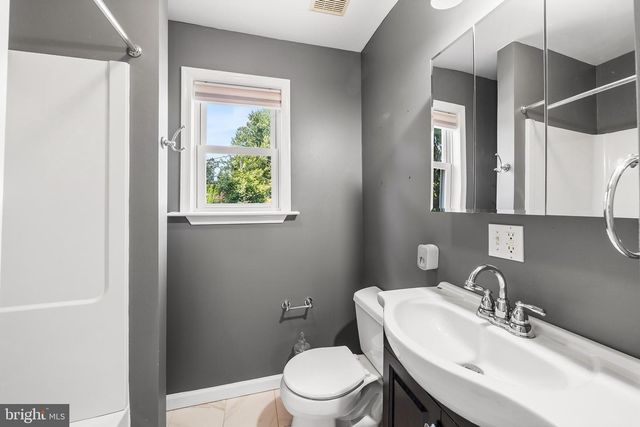 124 N LINE RD, Newtown Square, PA 19073