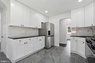 421 N BROAD ST, Clayton, NJ 08312