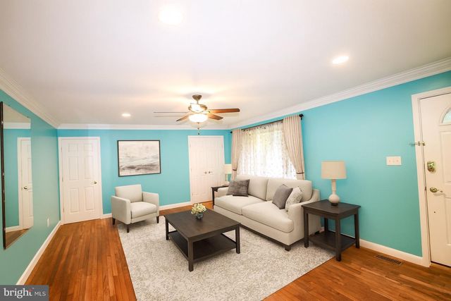 1037 DOCKSER DR, Crownsville, MD 21032