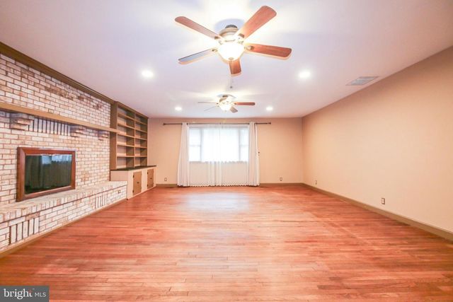 1037 DOCKSER DR, Crownsville, MD 21032
