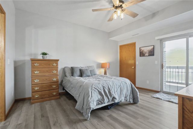 250 Cimarron Drive 114, Hiawatha, IA 52233