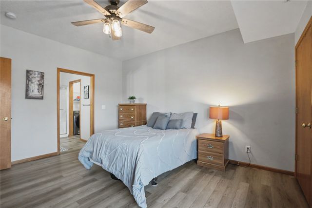 250 Cimarron Drive 114, Hiawatha, IA 52233