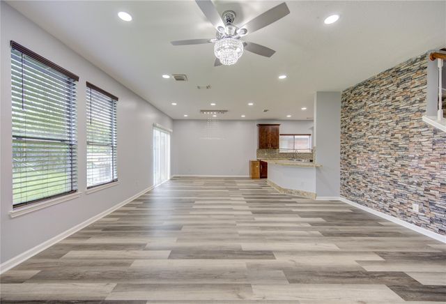 9351 Royal Way, Houston, TX 77083