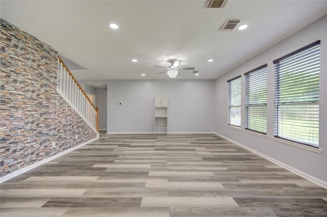 9351 Royal Way, Houston, TX 77083