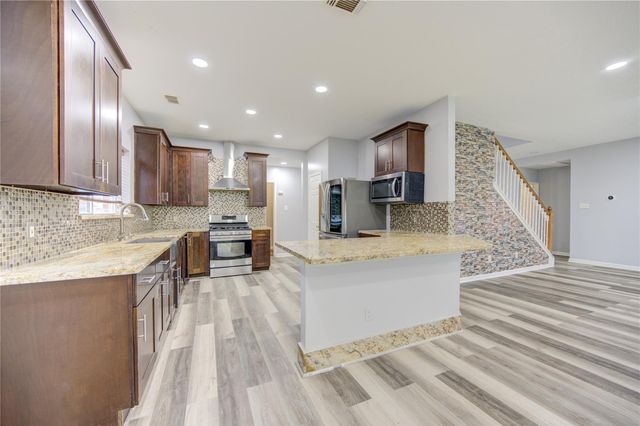 9351 Royal Way, Houston, TX 77083