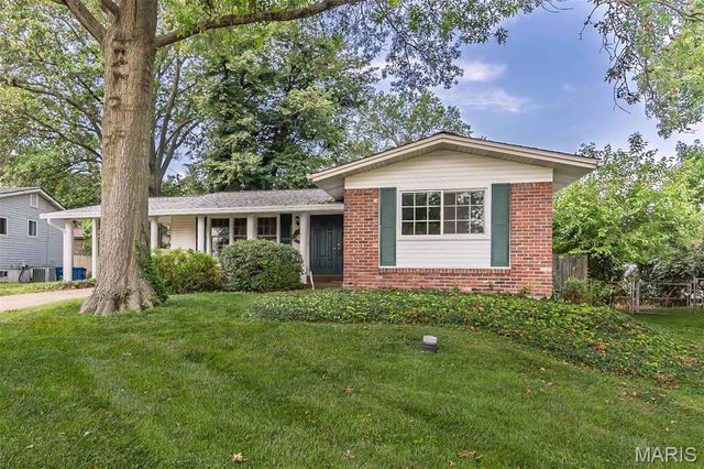 12432 Glennoble Drive, Maryland Heights, MO 63043