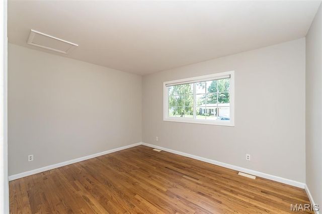 12432 Glennoble Drive, Maryland Heights, MO 63043