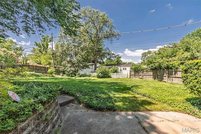12432 Glennoble Drive, Maryland Heights, MO 63043