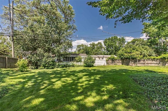 12432 Glennoble Drive, Maryland Heights, MO 63043