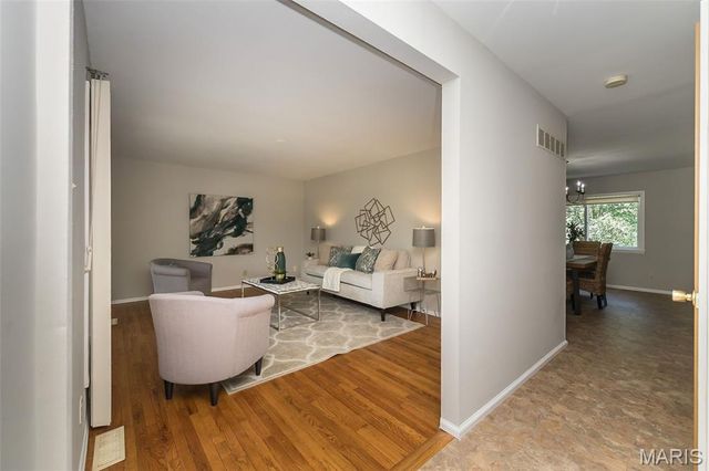 12432 Glennoble Drive, Maryland Heights, MO 63043