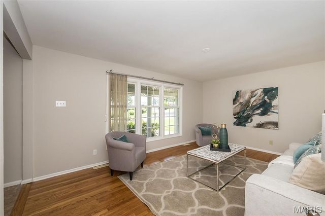 12432 Glennoble Drive, Maryland Heights, MO 63043