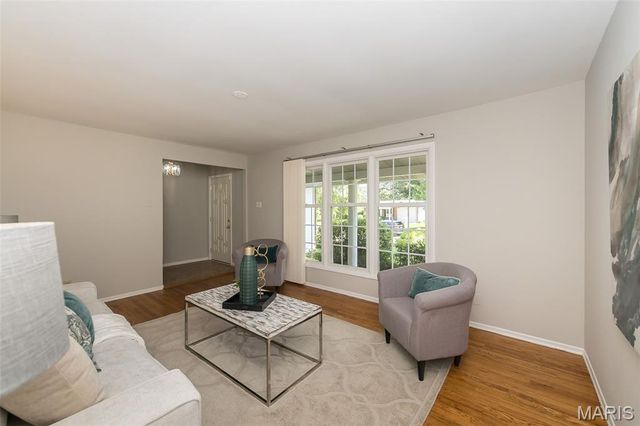12432 Glennoble Drive, Maryland Heights, MO 63043