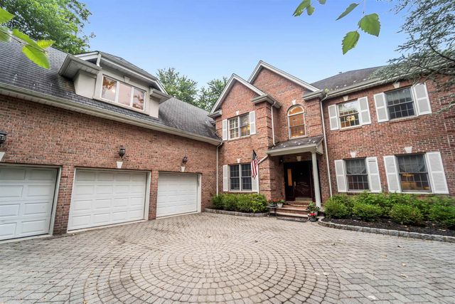 136 TAPPAN RD, Old Tappan, NJ 07648