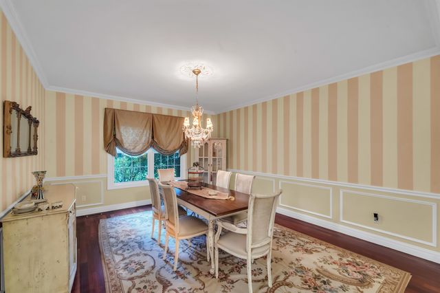 136 TAPPAN RD, Old Tappan, NJ 07648