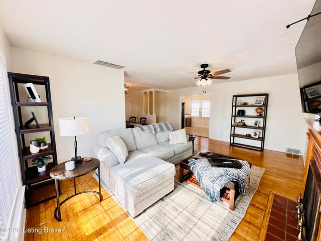 303 W Market St, Leitchfield, KY 42754