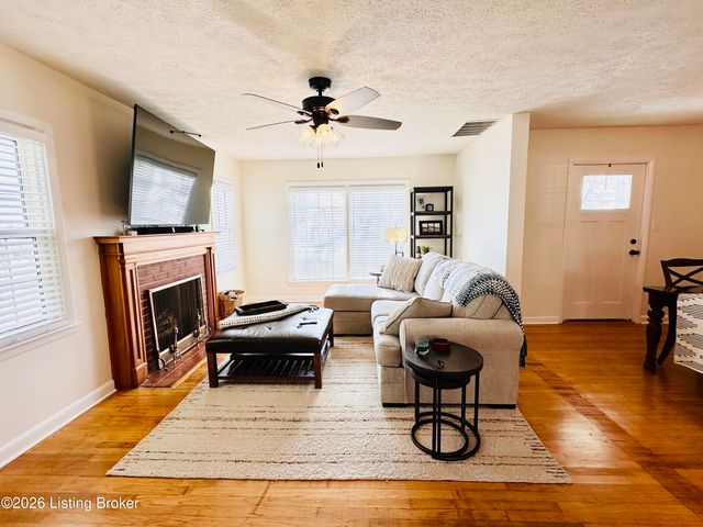 303 W Market St, Leitchfield, KY 42754