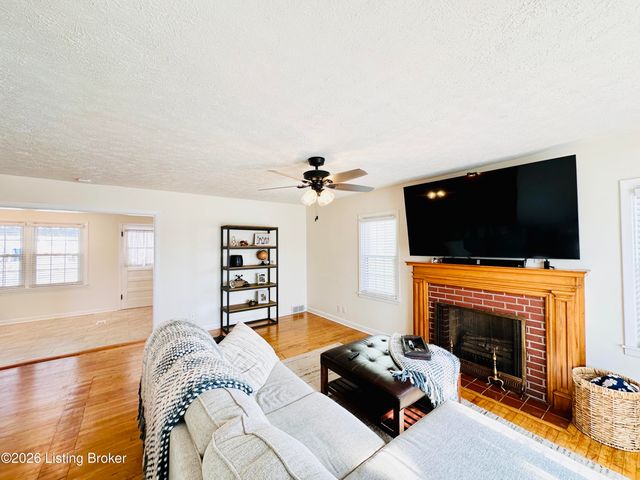 303 W Market St, Leitchfield, KY 42754