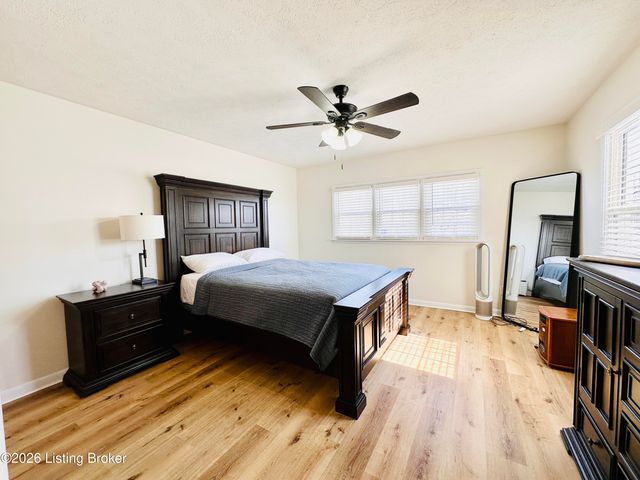 303 W Market St, Leitchfield, KY 42754