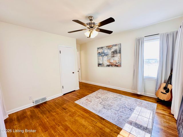 303 W Market St, Leitchfield, KY 42754