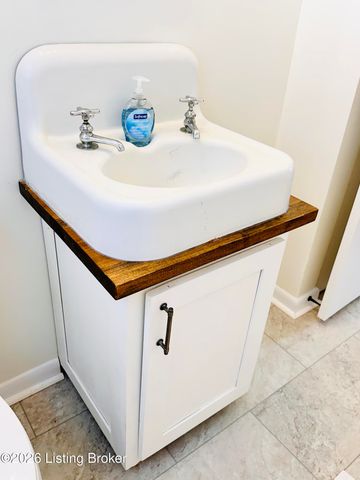 303 W Market St, Leitchfield, KY 42754