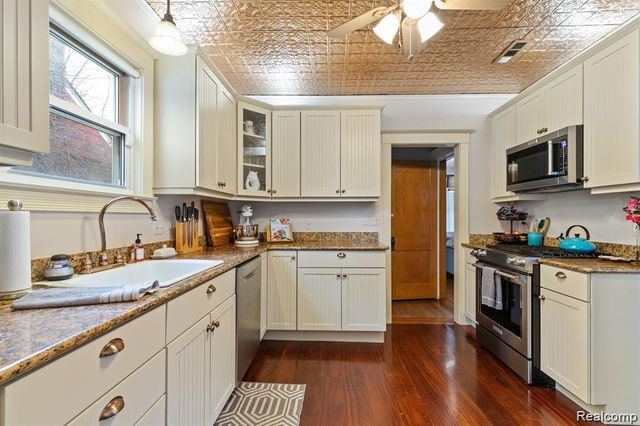 700 PRINCETON Road, Berkley, MI 48072