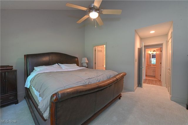 46 Hidden Pond Drive, Doylestown, OH 44230