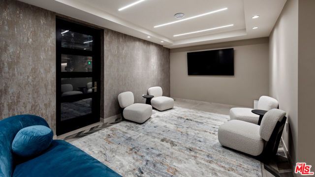 505 S Barrington Avenue 304, Los Angeles, CA 90049