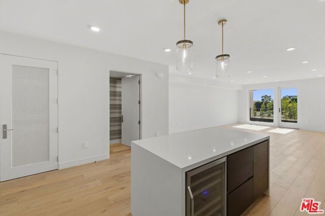 505 S Barrington Avenue 304, Los Angeles, CA 90049