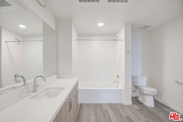 160 S Ventura Avenue 160-401, Ventura, CA 93001