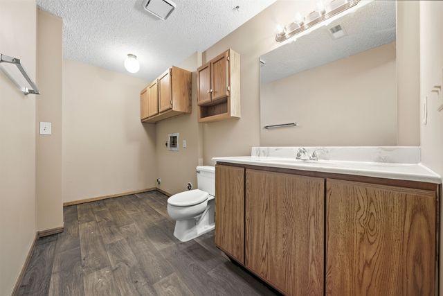 6808 W O'Neil, Wichita, KS 67212