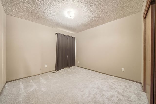 6808 W O'Neil, Wichita, KS 67212