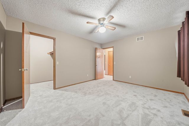 6808 W O'Neil, Wichita, KS 67212